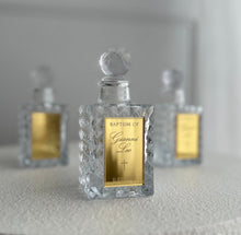 Load image into Gallery viewer, Mini Decanter with Acrylic Plaque